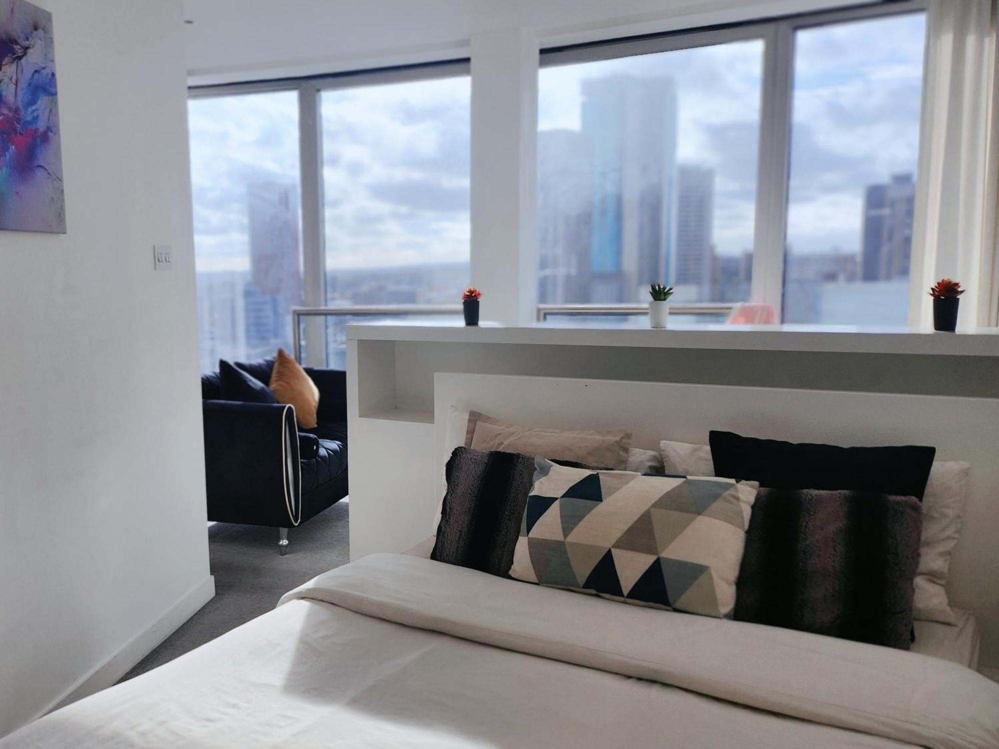 Cityscape Apartment In Birmingham With Self Checkin Екстер'єр фото